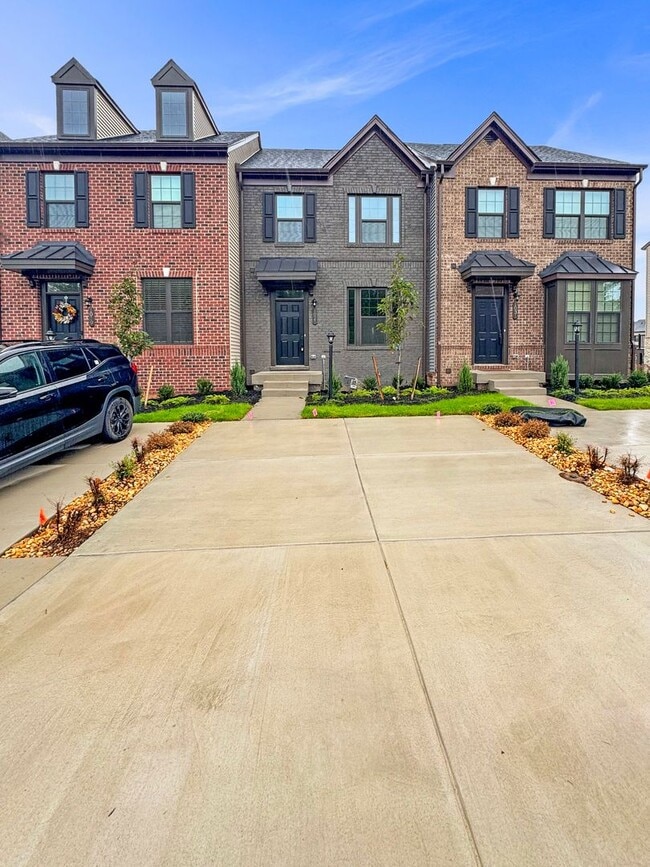 Building Photo - Spacious 3-Bedroom Townhome with Finished Basement in Midlothian