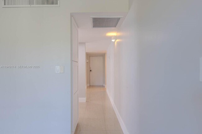 Building Photo - 20291 NE 30th Ave