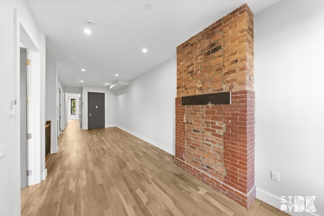 Building Photo - 71 Grove St