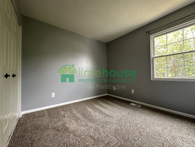 Building Photo - 1318 River Birch Run S