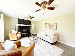 Building Photo - 450 NE Riverhill Dr
