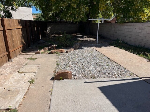 Building Photo - 115 Camino de las Crucitas