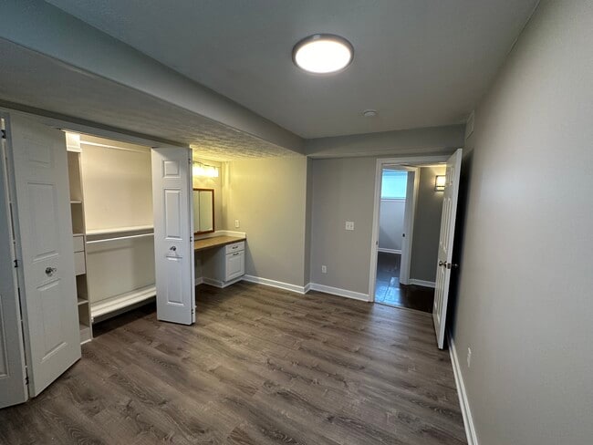Building Photo - 5990 Edgehill Dr