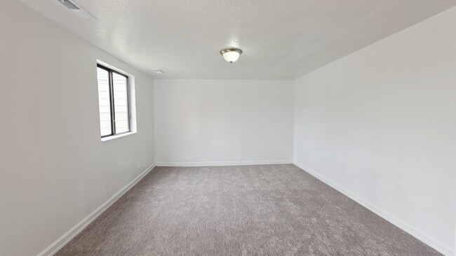 Building Photo - 428 Navajo St