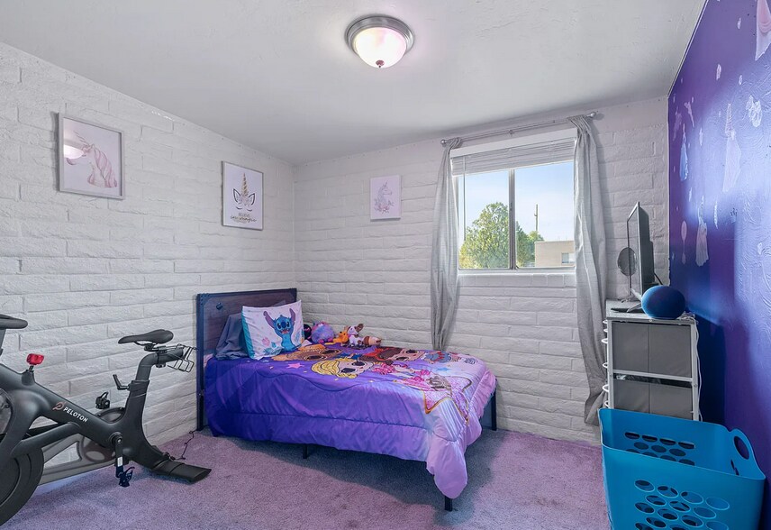 Building Photo - 8001 E Nicaragua Dr