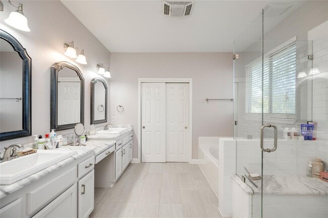 Building Photo - 2729 Kinney Oaks Ct