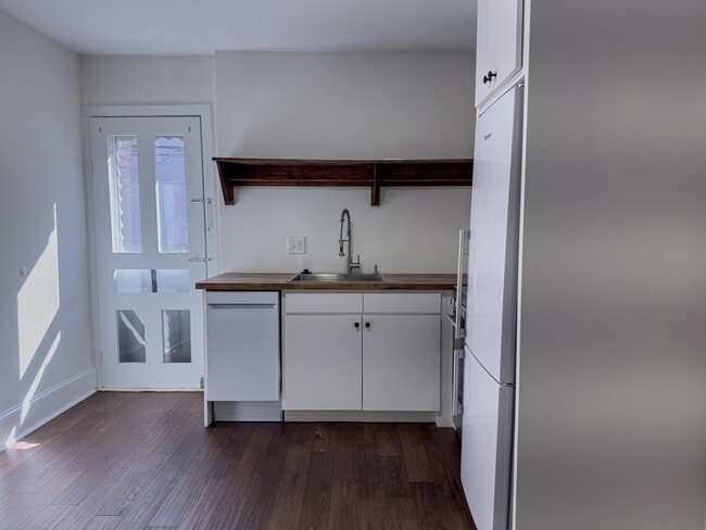 Building Photo - 1832-34 Callowhill St