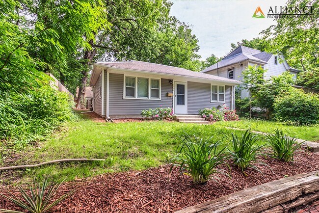 Building Photo - 1022 Humboldt St