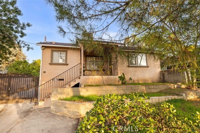 Building Photo - 10554 Plainview Ave