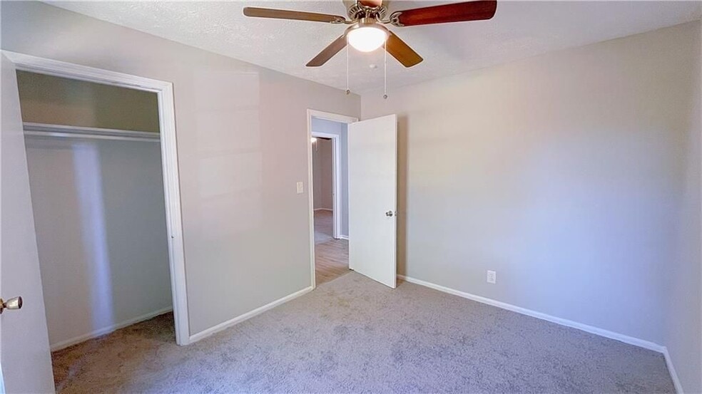 Building Photo - 122 Barnesville Rd