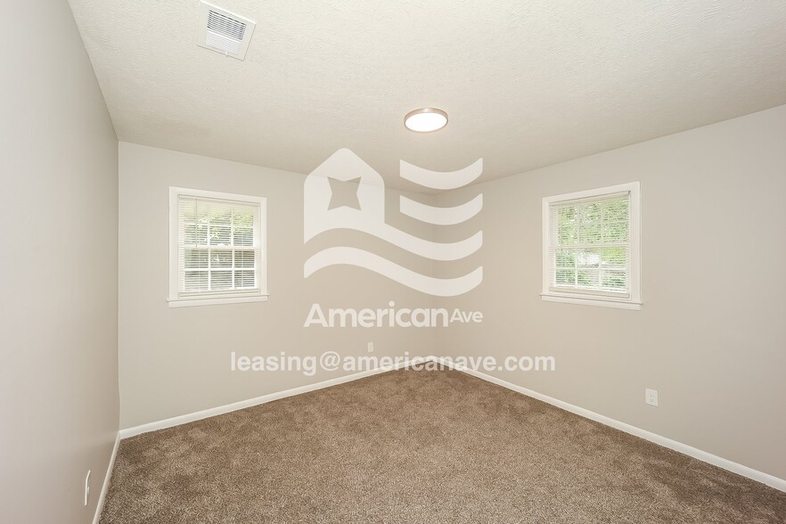 Building Photo - 1122 Briarwood Ave