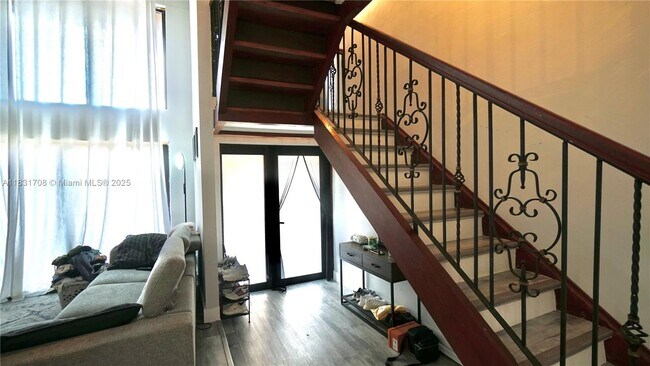 Building Photo - 741 E Coco Plum Cir