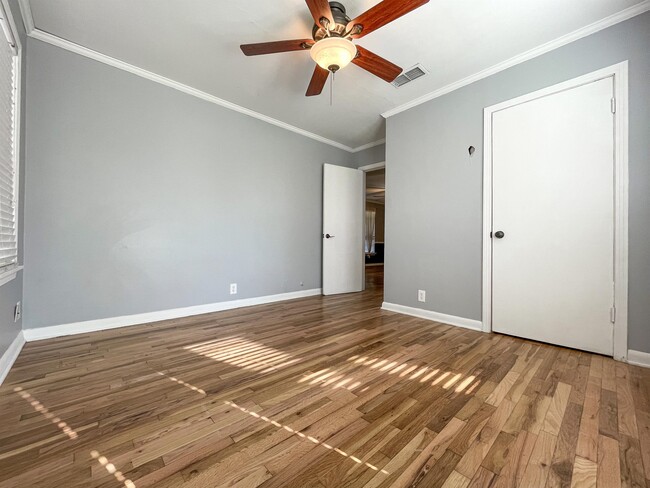 Building Photo - 523 W Merriweather St