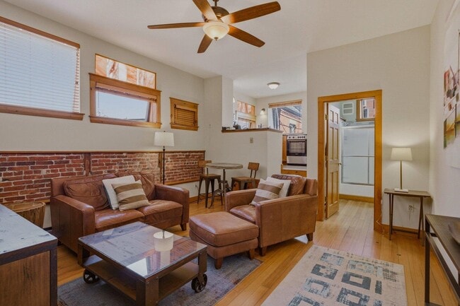 Building Photo - 5 Commercial Alley