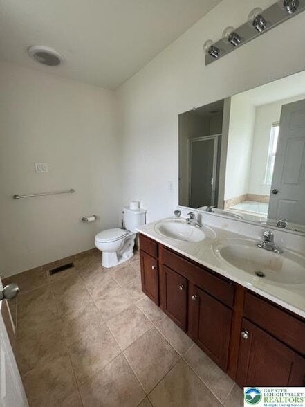 Building Photo - 974 King Way