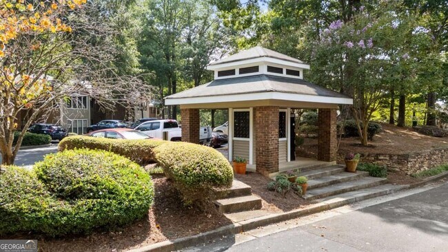 Building Photo - 611 Barrington Hills Dr