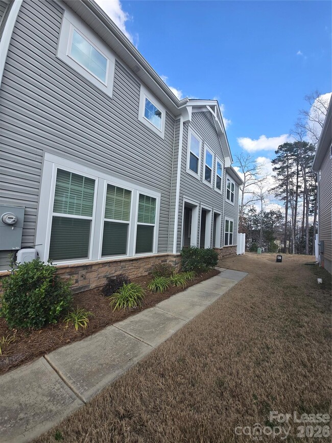 Building Photo - 12121 Gambrell Dr