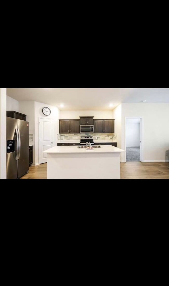 Building Photo - 1305 Stuarts Frst Dr