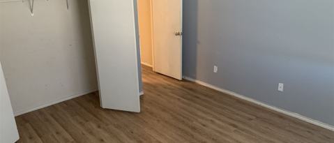 Building Photo - 1006 Hollow Oak Rd