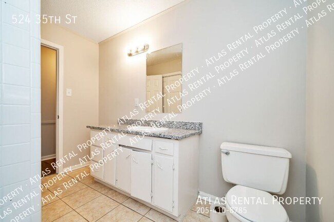 Building Photo - 524 35th St