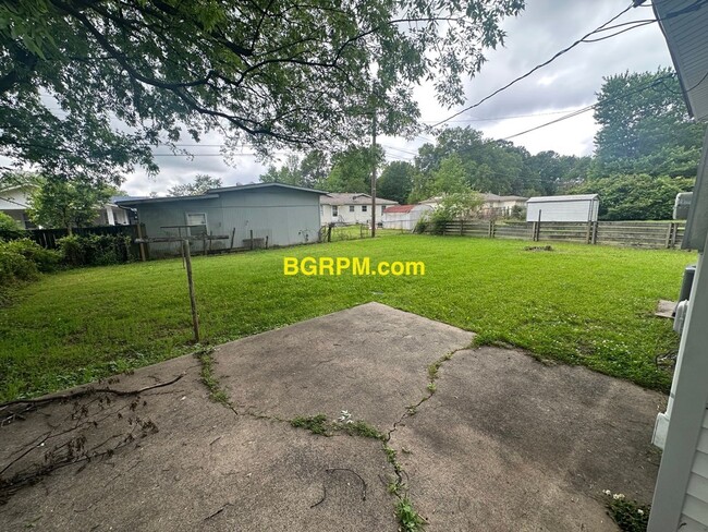 Building Photo - 3 BD, 1 1/2 BA, Home in Jacksonville