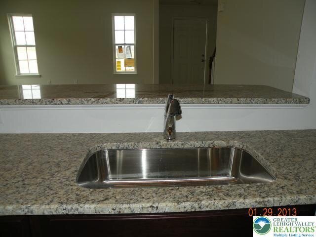 Building Photo - 5985 Valley Forge Dr