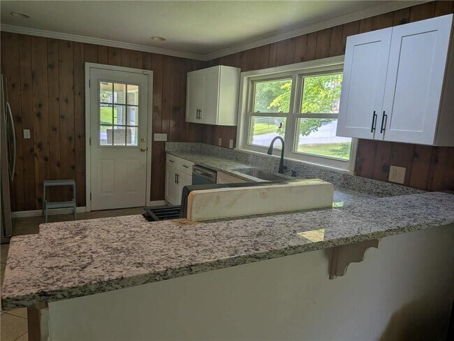 Building Photo - 1395 Siesta Ln