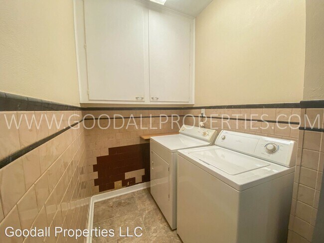 Building Photo - 2 br, 1.5 bath House - 202 S 11th St