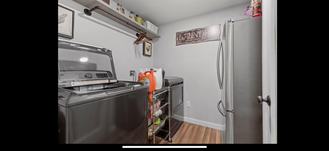 Building Photo - 746 Hemlock Ct