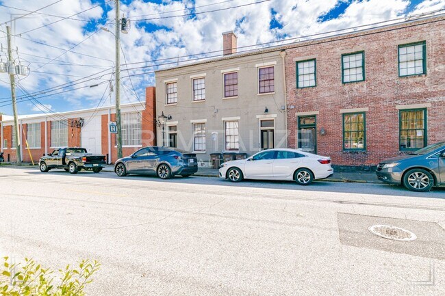 Building Photo - 163 State St