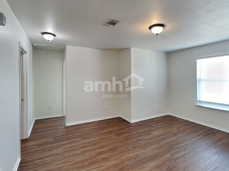 Building Photo - 8802 Mission Mdw