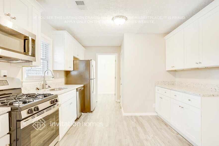 Building Photo - 2679 Carriage Ln