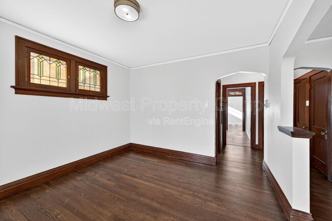 Building Photo - 5324 Nagel Ave