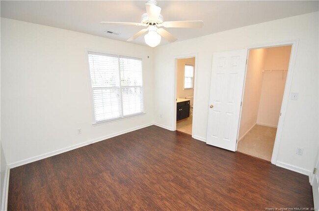 Building Photo - 402 Knightsborough Way