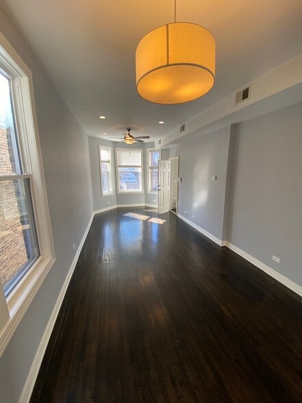 Building Photo - 1646 W Olive Ave