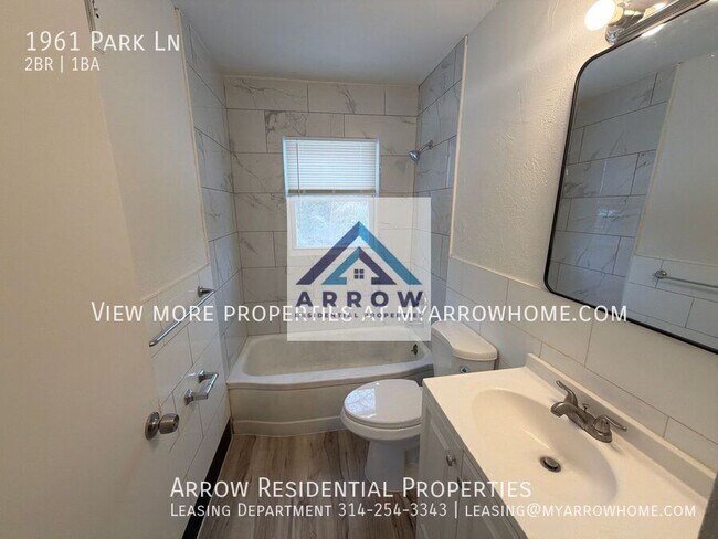 Building Photo - 1961 Park Ln