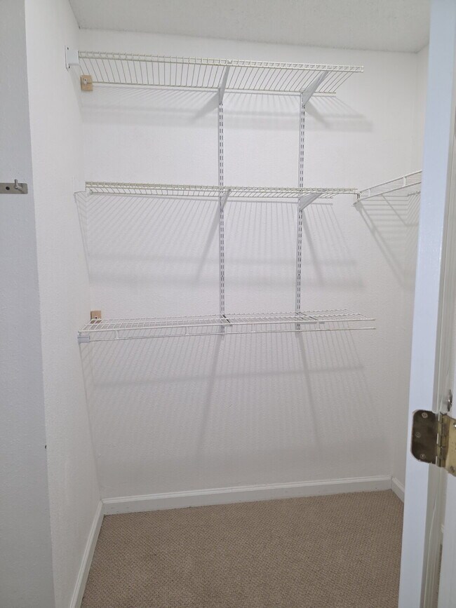 Building Photo - 1 bedroom condo in The Fountains at Countr...