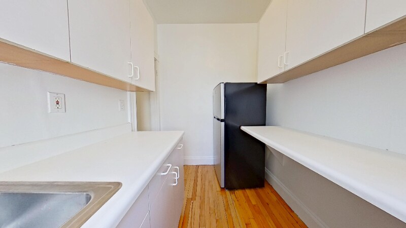 Building Photo - 42 Strathmore Rd