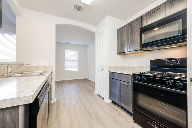 Building Photo - 21847 King Hts Ln