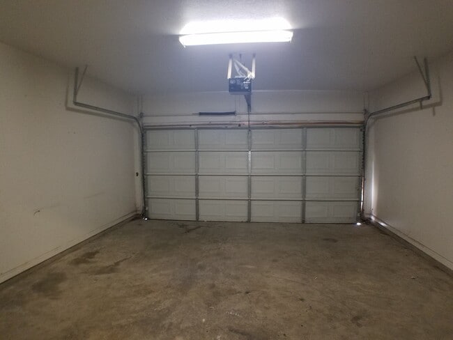 Building Photo - 2500 Allred Dr