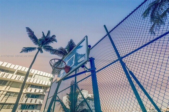 Building Photo - 650 West Ave