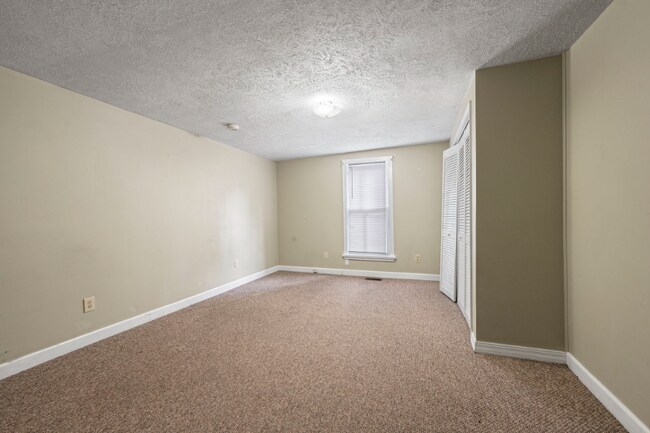 Building Photo - 1357 Park St