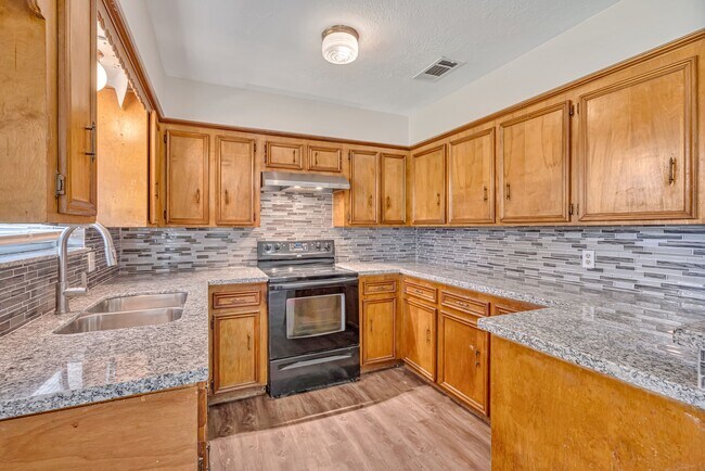 Building Photo - 3699 Piney Point Rd