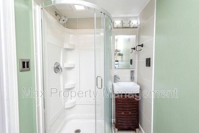 Building Photo - 5305 NW 91st Ct