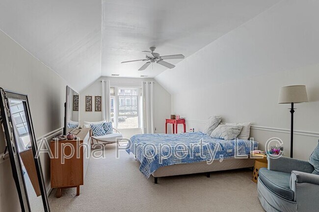 Building Photo - 209 Birchleaf Ln