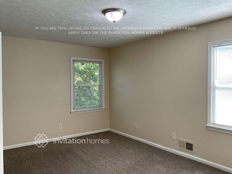 Building Photo - 3370 Doyle Ln SW