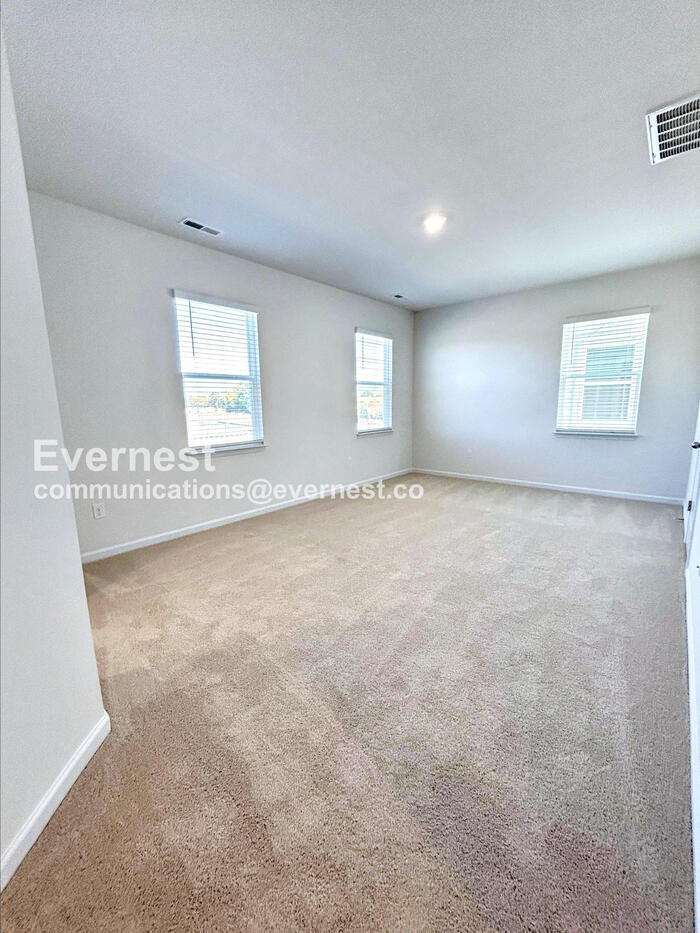 Building Photo - 813 Washington St