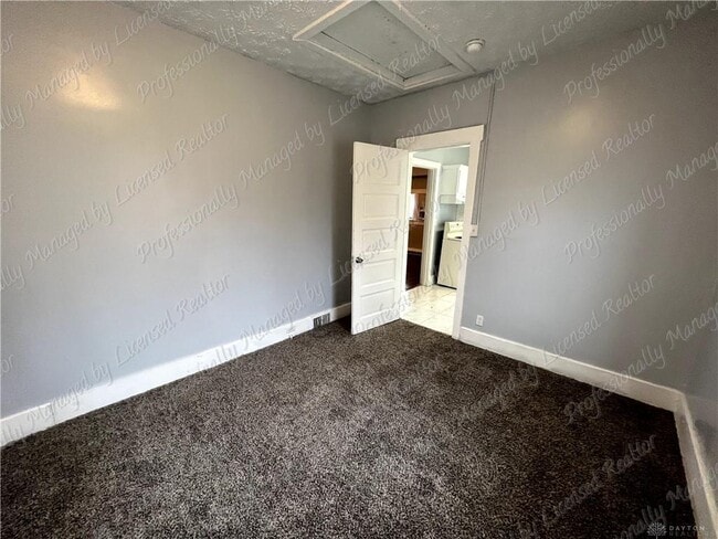 Building Photo - 44 Bluecrest Ave