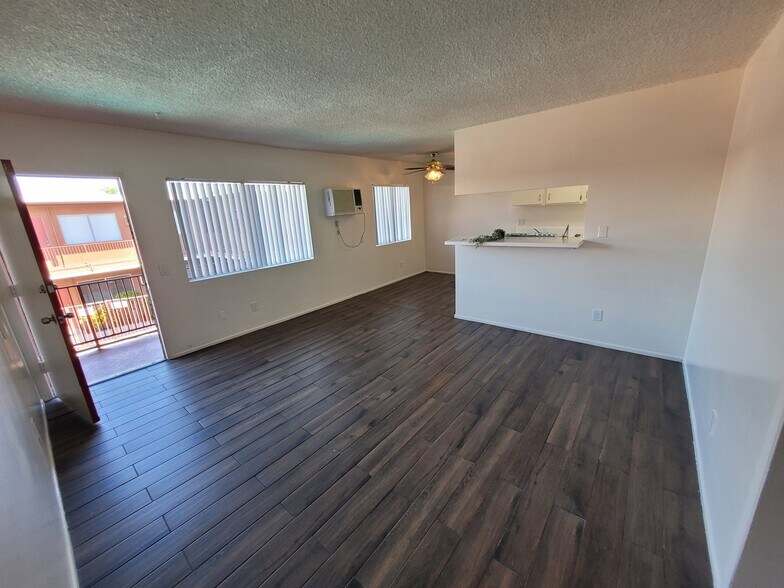 Building Photo - 8135 Langdon Ave