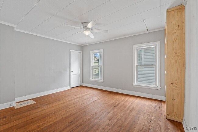 Building Photo - 145 Hixson Ave